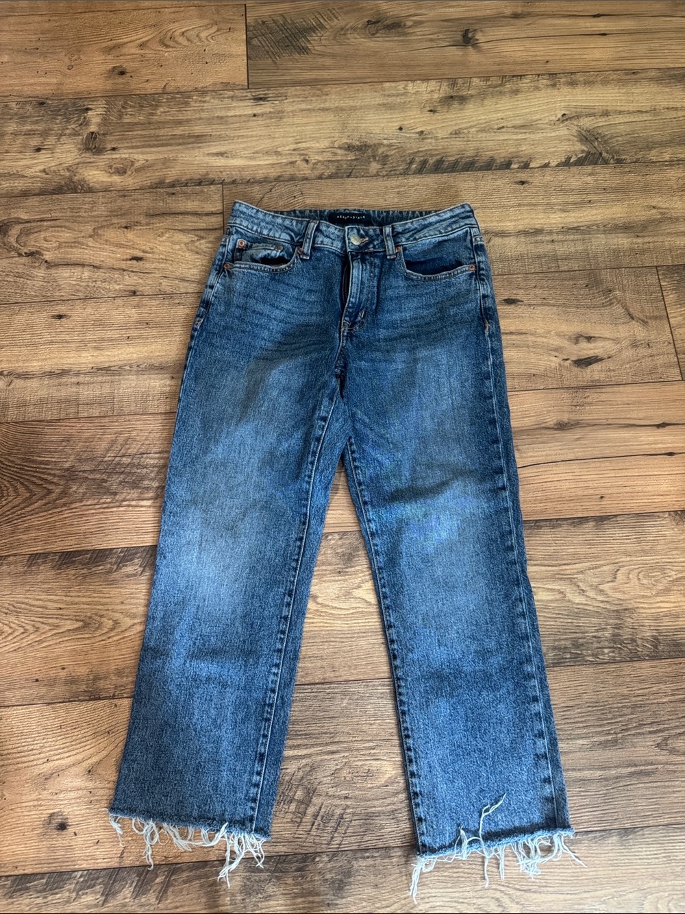 Women’s Aeropostale mid rise straight jeans 8